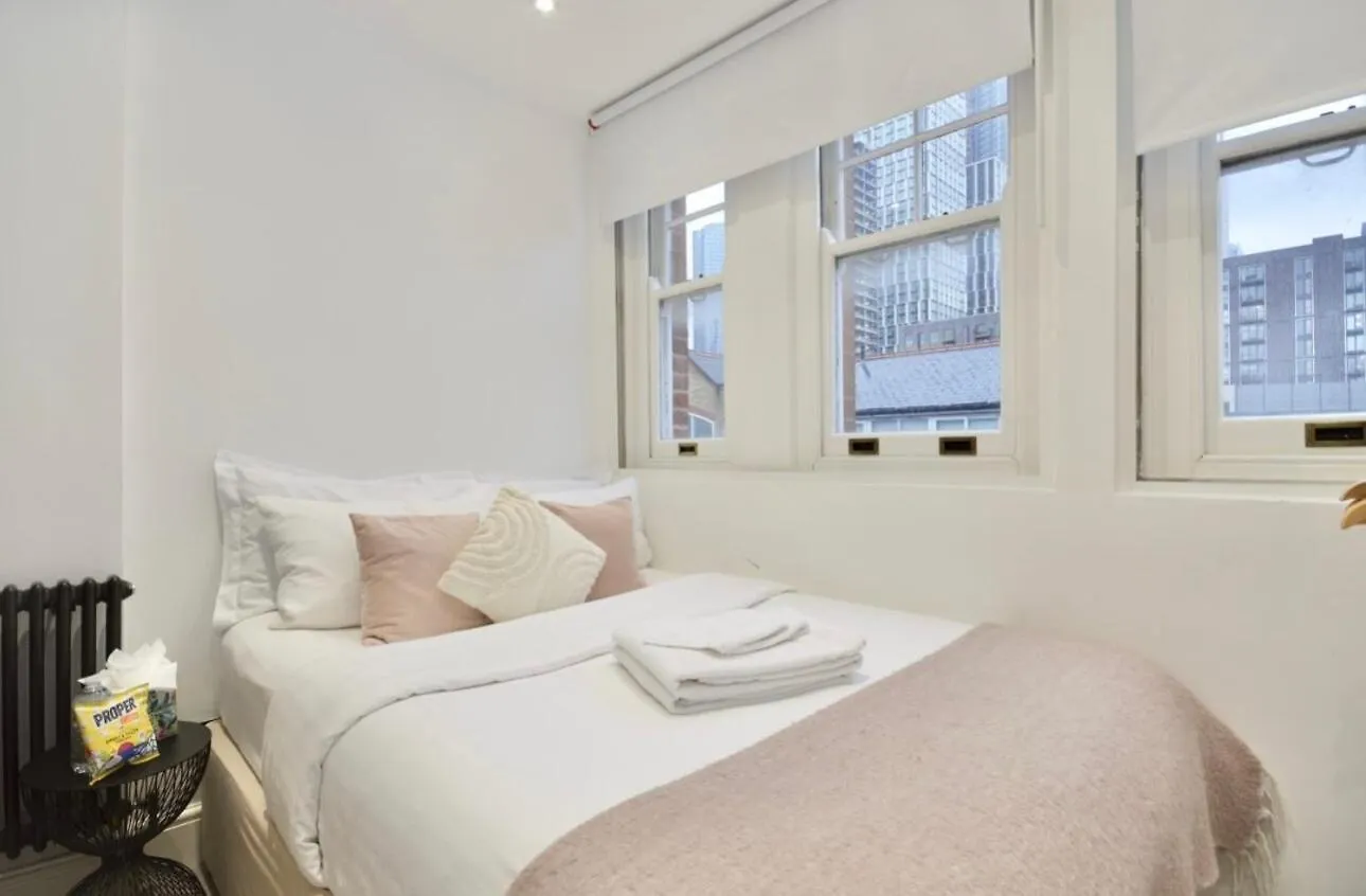 3 X Bedroom Riverside Flat With Hot Tub On Roof Terrace London 0*,  United Kingdom